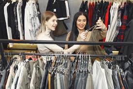 How to Choose Clothes That Flatter Your Body Type