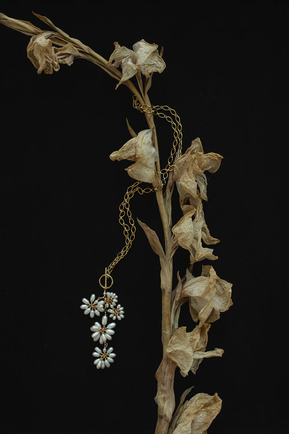 Jardin Toggle Necklace