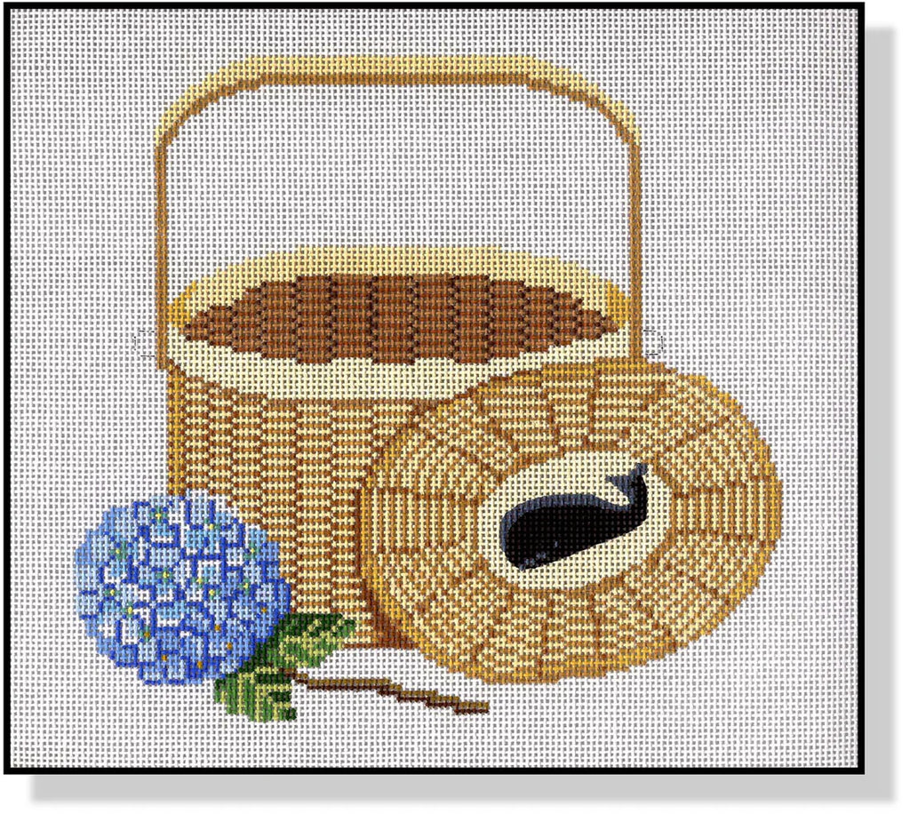 Nantucket Basket With Cover & Hydrangea